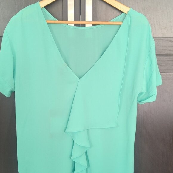 YAS Women's Green Boxy Short Sleeve Summer Blouse With Low Back - Size M NWT - Picture 3 of 6